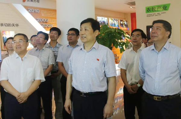 24.江西省委常委、省委秘书长赵力平莅临ub8官网集团考察.png